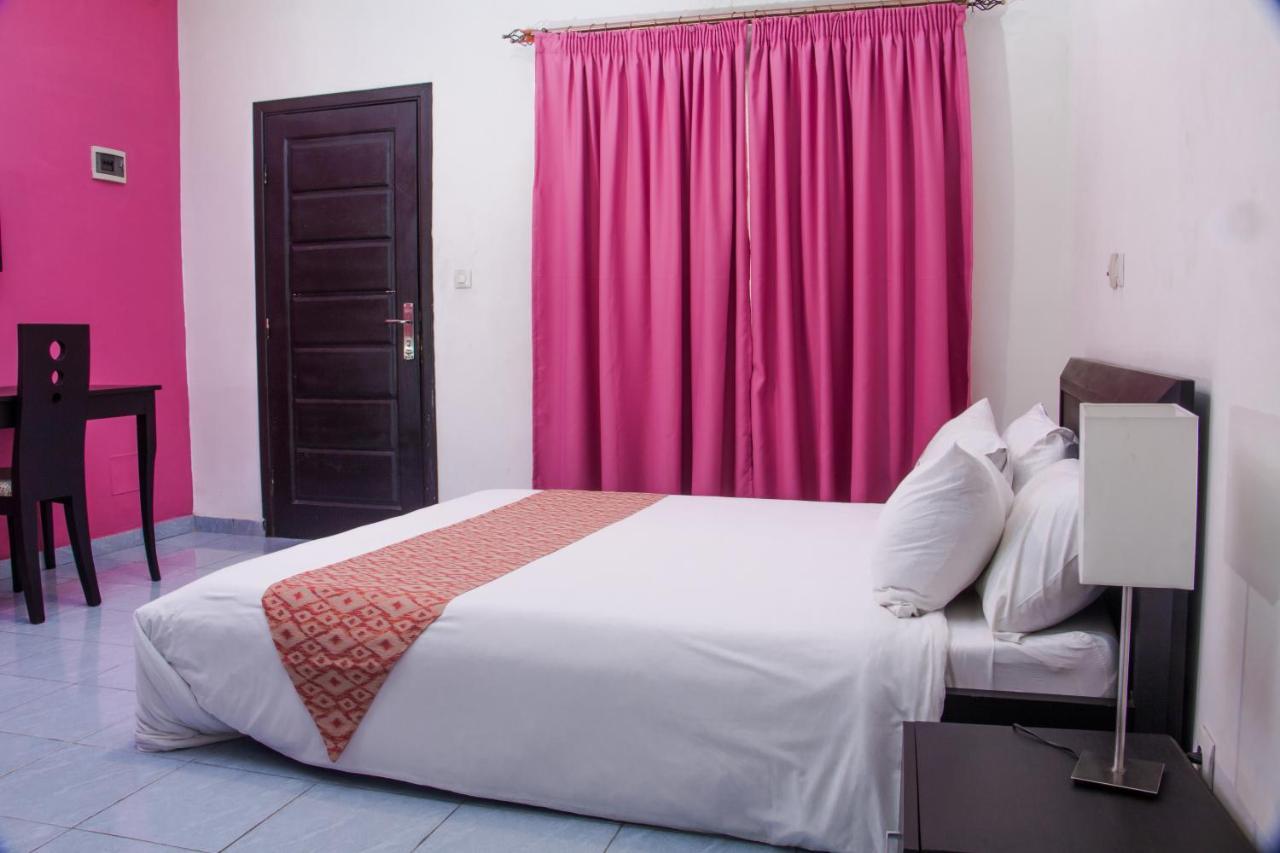 Hotel Djigui Abidjan Bagian luar foto