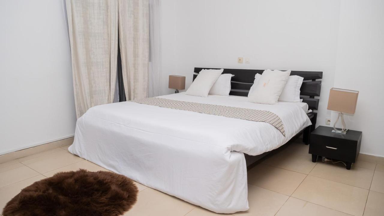Hotel Djigui Abidjan Bagian luar foto