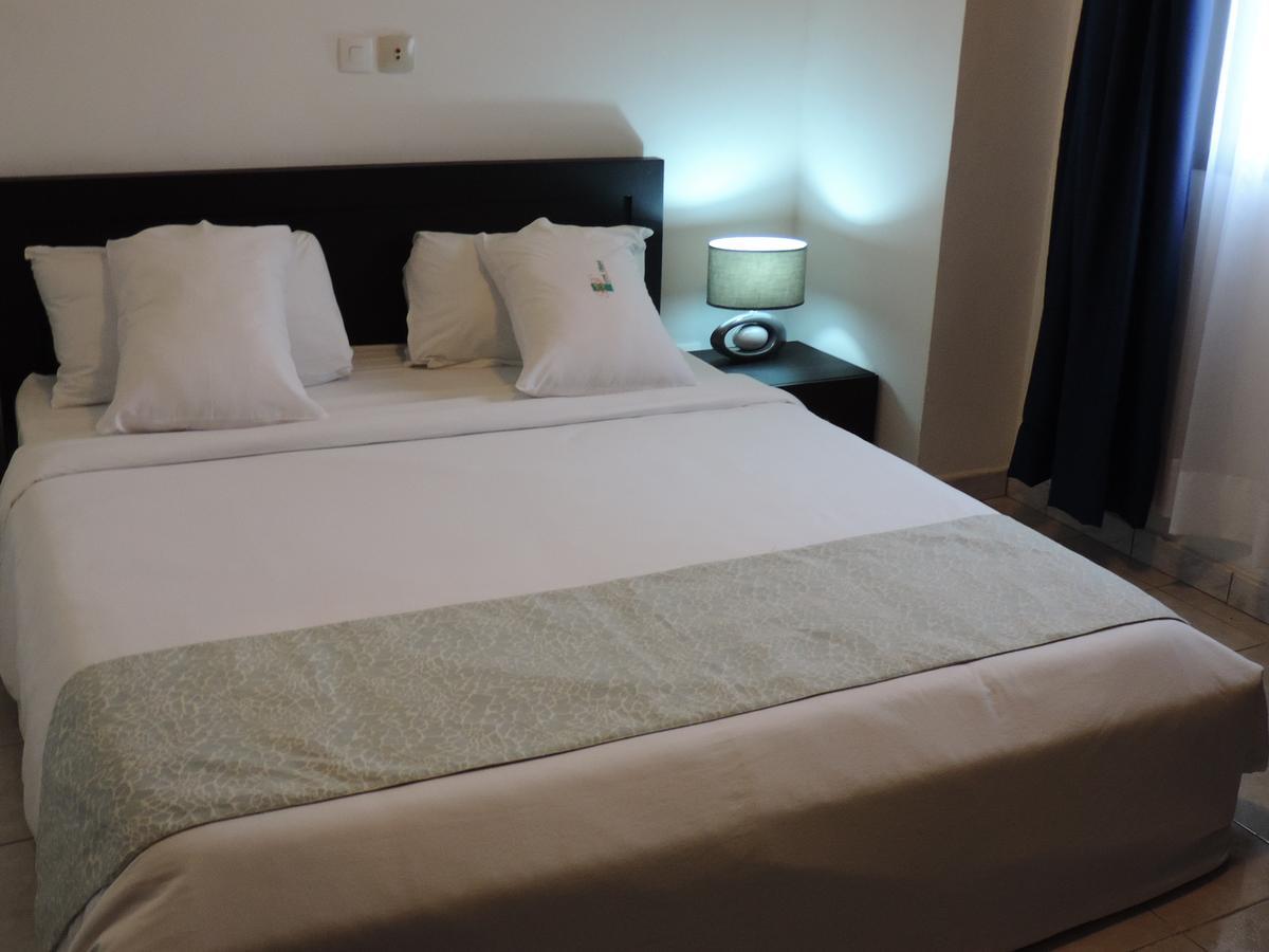 Hotel Djigui Abidjan Bagian luar foto