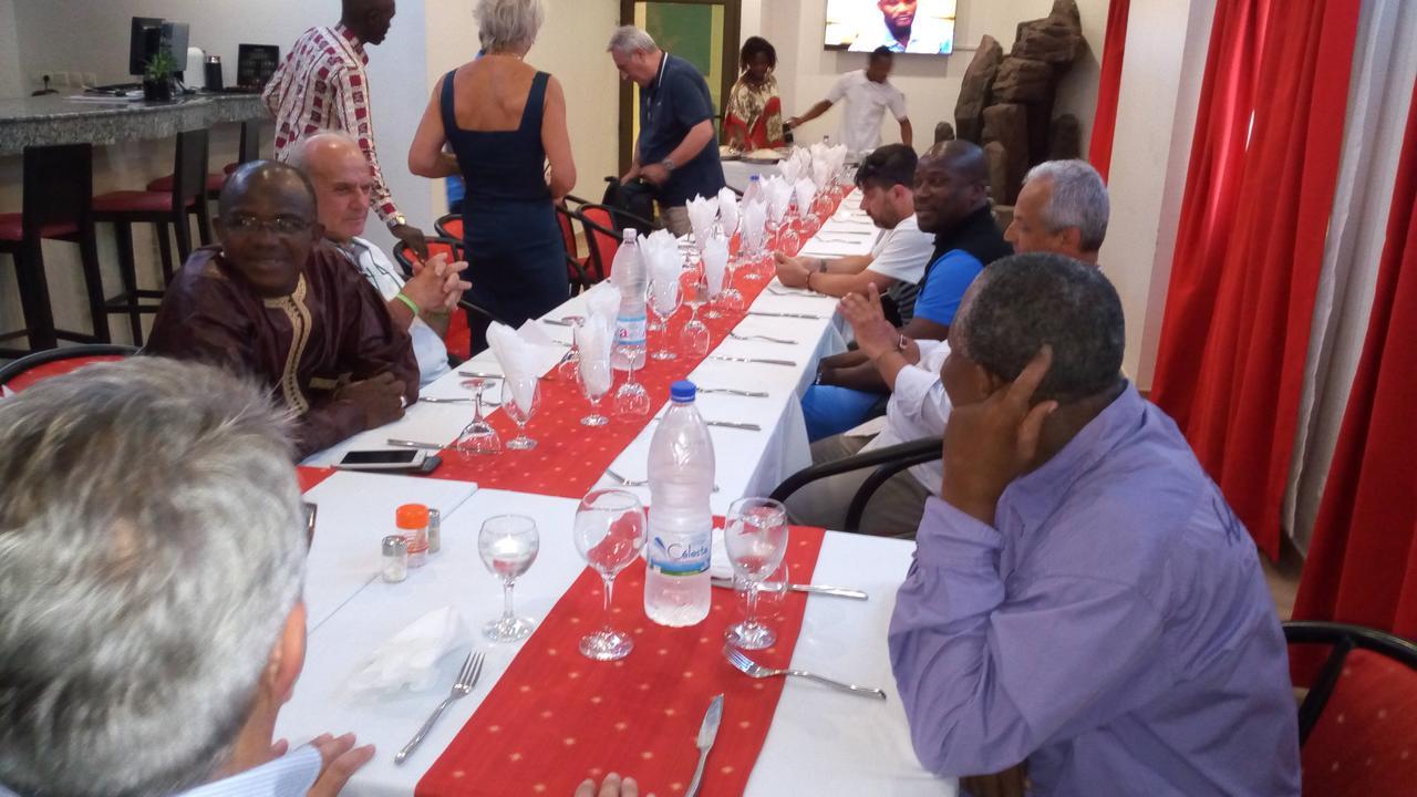 Hotel Djigui Abidjan Bagian luar foto